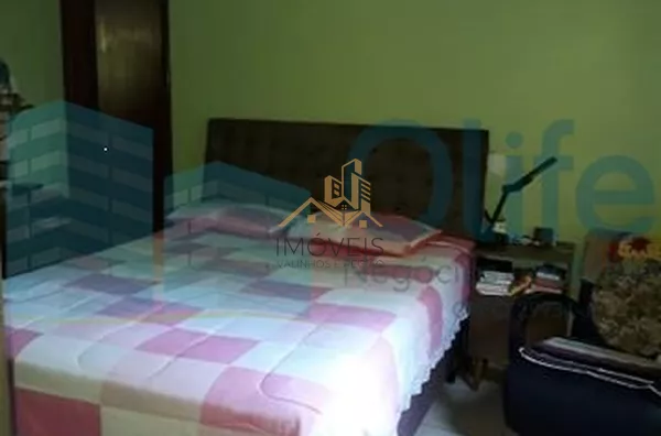 Linda chácara á venda na cidade de  Louveira, sendo três dormitórios, sendo 1 suíte, 1 banheiro social, cozinha, despensa, lavanderia, sala de estar e jantar,  sala de televisão e escritório. Na parte debaixo possui um porão totalmente habitável com 1 qua - Foto 8
