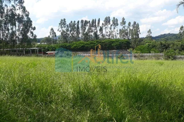 Excelente terreno em área Industrial plana, na cidade de Itatiba com 20 mil metros total, sendo 370 mt de frente.  Agende sua visita.