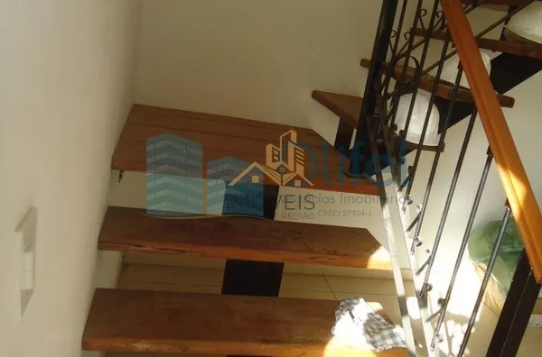 Descubra o encanto deste charmoso sobrado em um condomínio fechado em Valinhos. Com 5400m² de área verde, a casa oferece 3 dormitórios, suíte, quintal e muito mais. - Foto 7