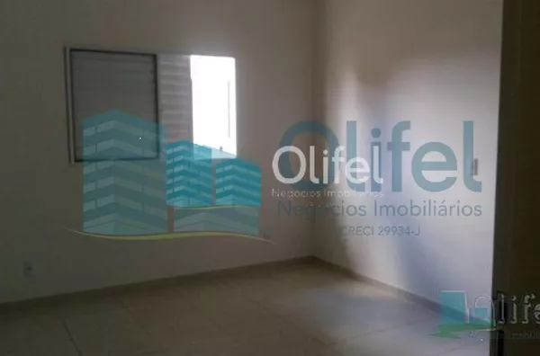 Excelente casa térrea com 3 dormitórios , sendo 1 suíte e 2 dormitórios com suíte americana (banheiro com entrada para dos 2 dormitórios, lavabo, escritório, ampla cozinha com armários, despensa, lavanderia, quintal com churrasqueira com armário e pia, ba - Foto 8