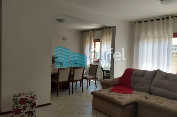 Casa térrea em condomínio em Louveira com 4 dormitórios, sendo 2 suítes, uma master com closet, cozinha planejada, lavanderia, sala ampla para 3 ambientes, quintal, piscina, vagas para 4 carros, sendo 2 cobertas e 2 descobertas. Condomínio com quadra de t - Foto 1