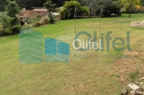 Linda casa em condomínio fechado na cidade de  Vinhedo, 698 m² área construída, 1450,00 m² de terreno, 5 dormitórios sendo 2 suítes, living 4 ambientes, 4 banheiros, 6 vagas de garagem cobertas, piscina, local com muito verde e tranquilidade.  Venha morar - Foto 12