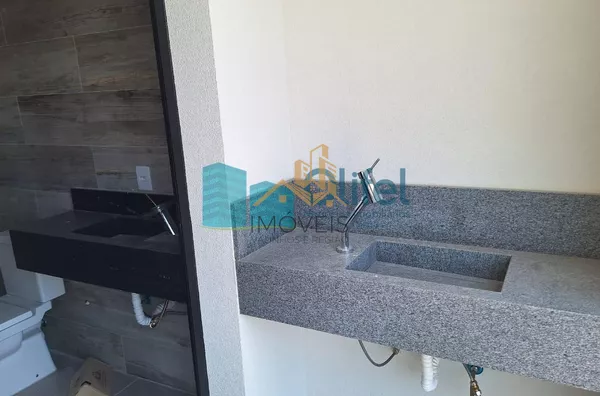 Excelente casa térrea,  novíssima,  em um dos condomínios mais procurados da cidade de Louveira com acabamento de primeira linha, telhado com telhas sanduiche que garantem conforto térmico da casa, proporcionando enorme conforto para sua família.  São 3 a - Foto 42