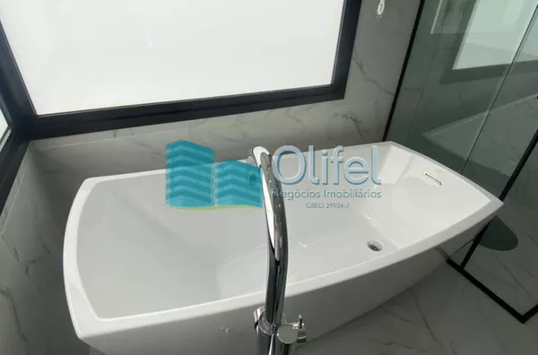 Lindo sobrado moderno, com acabamento fino, em condomínio fechado na cidade de Louveira,  com 3 amplas suítes, sendo a master com closet , ducha dupla,  banheira de imersão e varanda. Amplas  salas de estar, janter e TV, escritório,  terraço coberto, espa - Foto 17