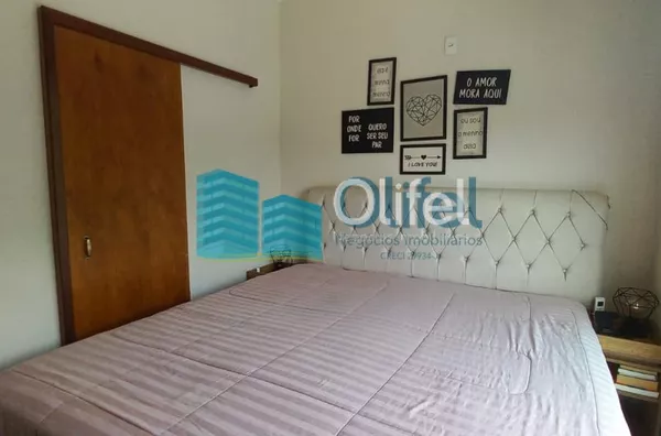 Excelente sobrado em condomínio fechado na cidade de Louveira. Ótimo acabamento, espaços amplos e confortáveis, ampla área gourmet com piscina.  Imóvel apto para financiamento.   Agende sua Visita - Foto 5