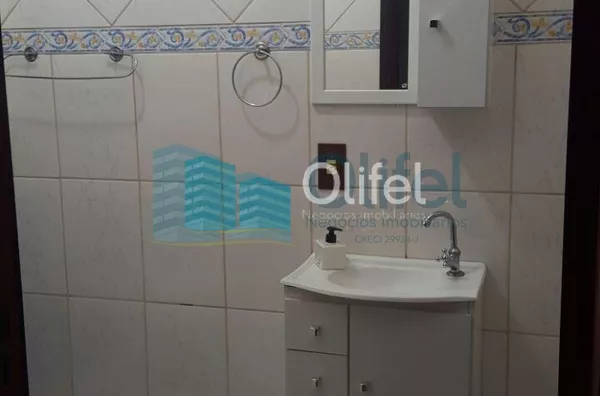 Ótima casa em bairro tranquilo na cidade de Louveira com 3 dormitórios sendo 1 suíte, sala 2 ambientes, cozinha americana com armários, edícula com churrasqueira gourmet e banheiro, quintal e garagem para 4 carros. - Foto 18