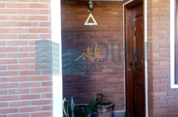 Ótima casa em bairro tradicional na cidade de Louveira. Área mista com 200m de área construída e 250m de área total. Casa com amplas sala de estar e jantar, cozinha planejada, 3 dormitórios, sendo 1 suíte, com closet, jardim de inverno, lavanderia, quarto - Foto 17