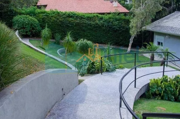 Casa residencial à venda, condomínio Estância Marambaia, Vinhedo. Maravilhosa casa, implantada em 4 lotes unificados que são passíveis de desmembramento, recentemente reformada, possui sala de estar com varanda e lago de carpas, sala de jantar, home theat - Foto 50