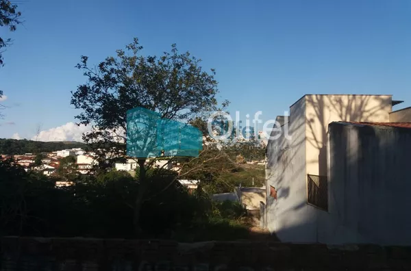 Terreno com 300 m² e ótima localização, bem no centro da cidade de Louveira, bairro super valorizado, acesso rápido para instituições bancárias, academias, estéticas, dentistas, supermercados, farmácias, ponto de ônibus, padarias, restaurantes, clube, a 9 - Foto 1