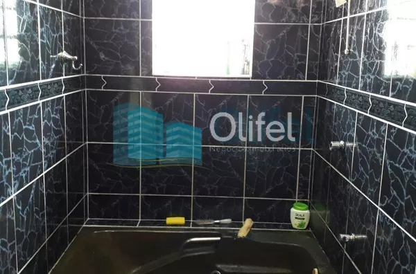 Excelente sobrado em bairro residencial na cidade de Louveira,  com 4 dormitórios, sendo 1 suíte com hidromassagem, banheiro social, sala, cozinha /copa e escritório. Edícula com 1 quarto, banheiro, cozinha e lavanderia.  Confira!!! - Foto 19