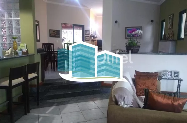 Casa térrea  em condomínio na cidade de Valinhos, contendo apenas escada para  acesso à casa. Localizada  região do Paiquerê, próximo ao Colégio Porto Seguro, Shopping Valinhos. Imóvel  com 3 dormitórios, sendo 1 suíte, todos com armários e ar condicionad - Foto 26