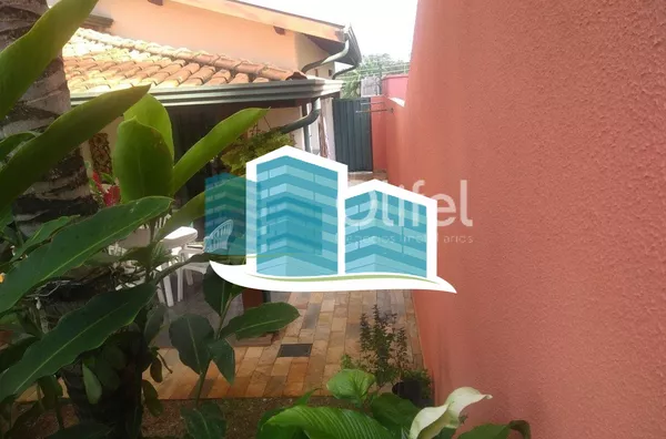 Casa térrea  em condomínio na cidade de Valinhos, contendo apenas escada para  acesso à casa. Localizada  região do Paiquerê, próximo ao Colégio Porto Seguro, Shopping Valinhos. Imóvel  com 3 dormitórios, sendo 1 suíte, todos com armários e ar condicionad - Foto 10