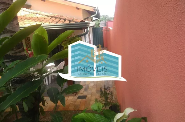 Casa térrea  em condomínio na cidade de Valinhos, contendo apenas escada para  acesso à casa. Localizada  região do Paiquerê, próximo ao Colégio Porto Seguro, Shopping Valinhos. Imóvel  com 3 dormitórios, sendo 1 suíte, todos com armários e ar condicionad - Foto 10