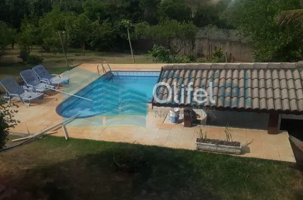 Excelente sobrado na cidade de  Louveira, com 4 dormitórios, sendo 1 suíte master com closet, banheiro social, quartos avarandados, lavabo, ampla sala de estar, jantar e mezanino, escritório, cozinha, copa, lavanderia, despensa, área gourmet com churrasqu - Foto 32