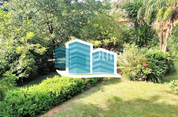 Linda casa no Condomínio Vale do Santa Fé, na cidade de Vinhedo, com excelente terreno, 2520m², 450m2 de construção, com muito verde, vista espetacular das varandas e dos quartos. Muito arejada e aconchegante, com 4 confortáveis suítes, 1 closet, amplo li - Foto 15