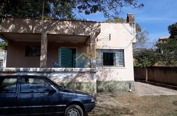 Chácara com 1696m² no bairro Monterrey, na cidade de Louveira,  sendo 137,00m de área construída. As casas são antigas, porém com boa estrutura e fundação. Piscina, pomar, poço caipira.  A chácara possui escritura do terreno, não permitindo dessa forma, f - Foto 2