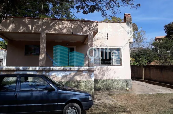 Chácara com 1696m² no bairro Monterrey, na cidade de Louveira,  sendo 137,00m de área construída. As casas são antigas, porém com boa estrutura e fundação. Piscina, pomar, poço caipira.  A chácara possui escritura do terreno, não permitindo dessa forma, f - Foto 2