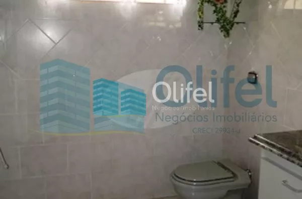 Linda casa em condomínio fechado na cidade de  Vinhedo, 698 m² área construída, 1450,00 m² de terreno, 5 dormitórios sendo 2 suítes, living 4 ambientes, 4 banheiros, 6 vagas de garagem cobertas, piscina, local com muito verde e tranquilidade.  Venha morar - Foto 9