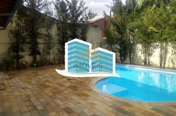 Casa térrea  em condomínio na cidade de Valinhos, contendo apenas escada para  acesso à casa. Localizada  região do Paiquerê, próximo ao Colégio Porto Seguro, Shopping Valinhos. Imóvel  com 3 dormitórios, sendo 1 suíte, todos com armários e ar condicionad - Foto 6