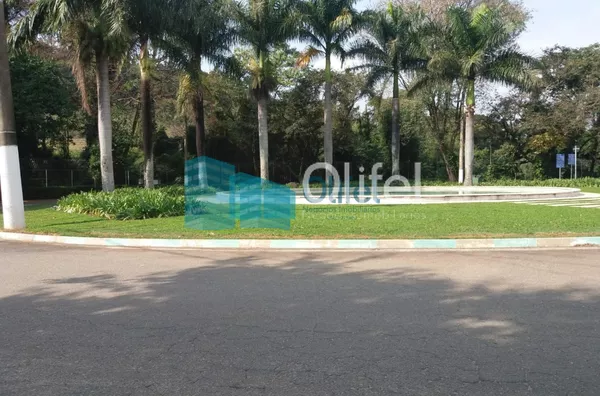 Terreno dentro de condomínio fechado, próximo ao centro da cidade, com topografia privilegiada, projeto  aprovado junto ao condomínio e prefeitura para constução de casa com 206 m² de área útil. Condomínio com Piscina, Churrasqueiras, Quadras de Tênis, Qu - Foto 10