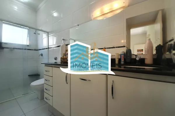 Excelente casa, com ótima metragem em um dos condomínios conhecidos pela sua imensa área verde e beleza, excelente localização na cidade de Vinhedo. A casa foi construída em um terreno praticamente plano, opção ideal para quem busca acessibilidade. A casa - Foto 33