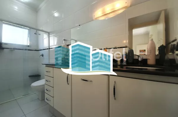 Excelente casa, com ótima metragem em um dos condomínios conhecidos pela sua imensa área verde e beleza, excelente localização na cidade de Vinhedo. A casa foi construída em um terreno praticamente plano, opção ideal para quem busca acessibilidade. A casa - Foto 33