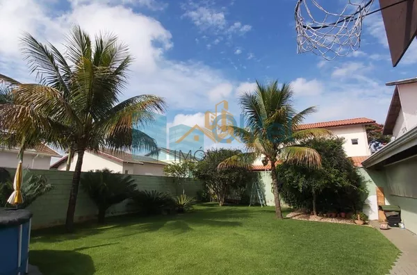 Lindo sobrado em condomínio com ótima localização e segurança 24 horas, 640 m² de terreno com 360 m² de construção, 4 dormitórios sendo 2 suítes e uma com hidromassagem e closet, 2 salas, lavabo, ampla cozinha com copa, lavanderia, ótimo espaço externo co - Foto 23