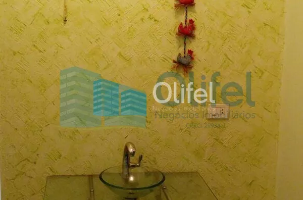 Ótima casa em bairro tradicional na cidade de Louveira. Área mista com 200m de área construída e 250m de área total. Casa com amplas sala de estar e jantar, cozinha planejada, 3 dormitórios, sendo 1 suíte, com closet, jardim de inverno, lavanderia, quarto - Foto 11