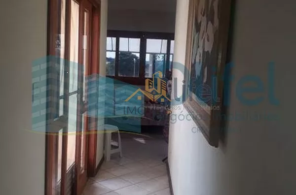 Excelente sobrado na cidade de  Louveira, com 4 dormitórios, sendo 1 suíte master com closet, banheiro social, quartos avarandados, lavabo, ampla sala de estar, jantar e mezanino, escritório, cozinha, copa, lavanderia, despensa, área gourmet com churrasqu - Foto 25