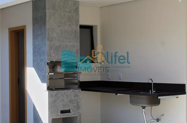 Excelente casa térrea em condomínio fechado na cidade de Louveira com 3 dormitórios, sendo 1 suíte, sala ampla para 2 ambientes, pé direito duplo, lavabo, banheiro social, conceito integrado, área gourmet e quintal. Agende a sua visita - Foto 19