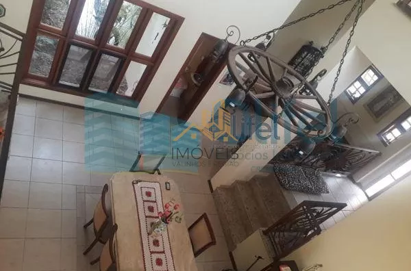 Excelente sobrado na cidade de  Louveira, com 4 dormitórios, sendo 1 suíte master com closet, banheiro social, quartos avarandados, lavabo, ampla sala de estar, jantar e mezanino, escritório, cozinha, copa, lavanderia, despensa, área gourmet com churrasqu - Foto 9