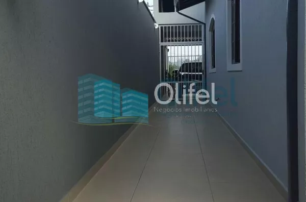Ótima casa em bairro tranquilo na cidade de Louveira com 3 dormitórios sendo 1 suíte, sala 2 ambientes, cozinha americana com armários, edícula com churrasqueira gourmet e banheiro, quintal e garagem para 4 carros. - Foto 15