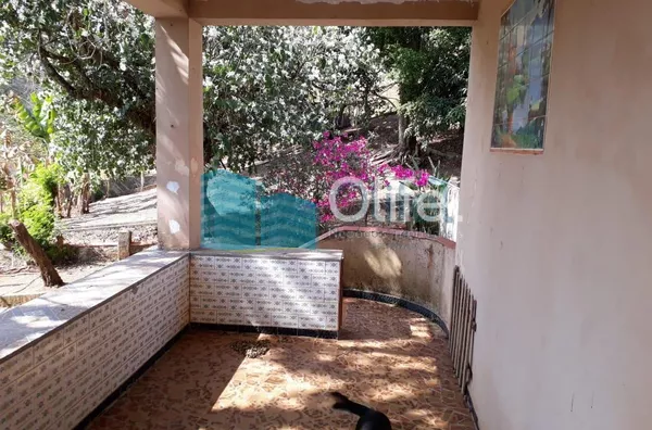 Chácara com 1696m² no bairro Monterrey, na cidade de Louveira,  sendo 137,00m de área construída. As casas são antigas, porém com boa estrutura e fundação. Piscina, pomar, poço caipira.  A chácara possui escritura do terreno, não permitindo dessa forma, f - Foto 5