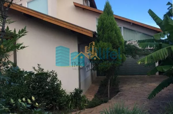 Imagine morar em uma casa, estilo " casa de campo", espaçosa, ambientes  amplos , arejados,  aconchegante, rodeada de natureza, ambientes integrados e com muita qualidade de vida.   Chácara com  2.502m2 de terreno plano, impecável, acabamento de ótima qua - Foto 29