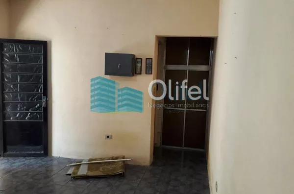 Excelente sobrado em bairro residencial na cidade de Louveira,  com 4 dormitórios, sendo 1 suíte com hidromassagem, banheiro social, sala, cozinha /copa e escritório. Edícula com 1 quarto, banheiro, cozinha e lavanderia.  Confira!!! - Foto 11