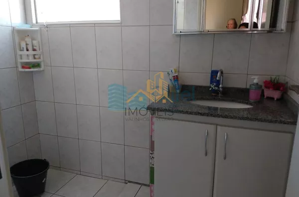Excelente apartamento no centro da cidade de Louveira,  com 2 dormitórios, sendo 1 suíte com armário, sacada, banheiro social, ampla sala com 2 ambientes, cozinha planejada, lavanderia, vaga de garagem coberta, elevador, piscina e salão de festas.  Próxim - Foto 11