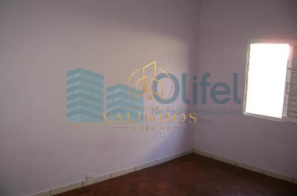 Linda casa que se encontra na cidade de vinhedo, venha conhecer e se encantar com a qualidade de vida!!!!