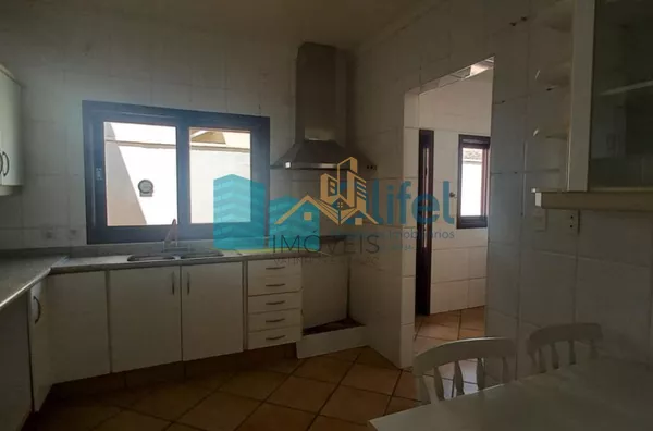 Para você que  busca uma excelente casa, assobradada, ensolarada, com ventilação natural, rua arborizada, condomínio com total segurança, acesso com identificação facial, portaria 24hs, área de lazer em uma cidade como Louveira, com estrutura, porém, mant - Foto 33