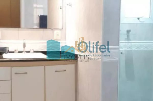 Excelente casa térrea em condomínio fechado na cidade de Louveira, com  3 suítes sendo 1 master com closet, sala de jantar, sala de estar , sala de TV, escritório, cozinha com armários , área de serviço com banheiro, churrasqueira e garagem  coberta para - Foto 11