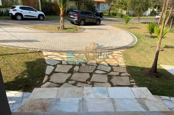 Excelente casa à venda no Condomínio São Joaquim,. Próxima ao lago, iluminação natural e muito arejada. No piso inferior a casa possui um espaço para home office, salão de jogos ou festas, 2 dormitórios e 1 suíte. No piso superior são 3 suítes sendo 1 mas - Foto 19
