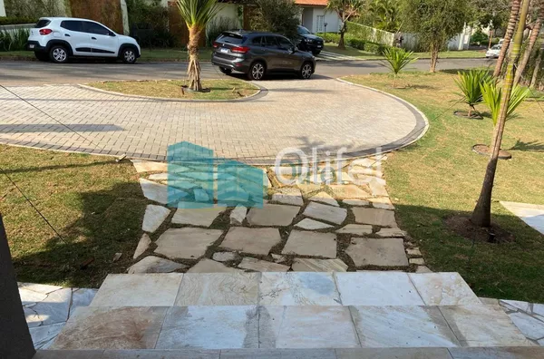 Excelente casa à venda no Condomínio São Joaquim,. Próxima ao lago, iluminação natural e muito arejada. No piso inferior a casa possui um espaço para home office, salão de jogos ou festas, 2 dormitórios e 1 suíte. No piso superior são 3 suítes sendo 1 mas - Foto 19