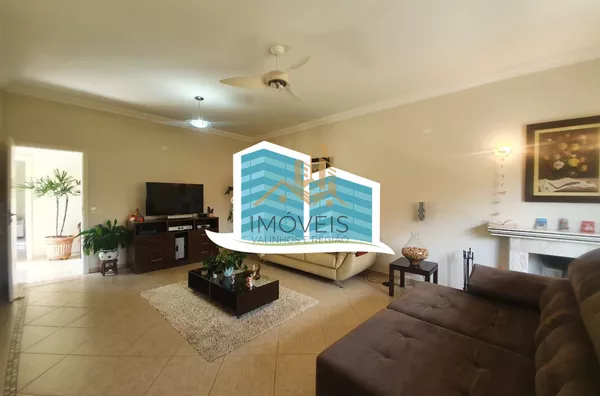 Excelente casa, com ótima metragem em um dos condomínios conhecidos pela sua imensa área verde e beleza, excelente localização na cidade de Vinhedo. A casa foi construída em um terreno praticamente plano, opção ideal para quem busca acessibilidade. A casa - Foto 22