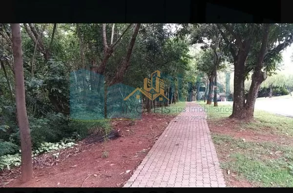 Casa à venda no Condomínio Jardim Botânico em Sousas. Com uma vista espetacular, ambientes espaçosos reformados e modernos. Construção sólida com 5 excelentes suítes.  Casa toda pensada em mobilidade e com elevador. Uma casa diferenciada e com vista magní - Foto 4