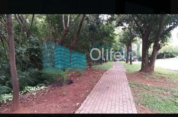 Casa à venda no Condomínio Jardim Botânico em Sousas. Com uma vista espetacular, ambientes espaçosos reformados e modernos. Construção sólida com 5 excelentes suítes.  Casa toda pensada em mobilidade e com elevador. Uma casa diferenciada e com vista magní - Foto 4