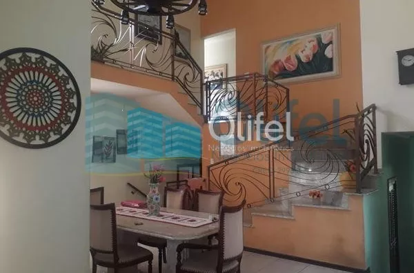 Excelente sobrado na cidade de  Louveira, com 4 dormitórios, sendo 1 suíte master com closet, banheiro social, quartos avarandados, lavabo, ampla sala de estar, jantar e mezanino, escritório, cozinha, copa, lavanderia, despensa, área gourmet com churrasqu - Foto 4