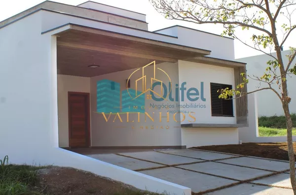 Excelente casa térrea em condomínio fechado na cidade de Louveira com 3 dormitórios, sendo 1 suíte, sala ampla para 2 ambientes, pé direito duplo, lavabo, banheiro social, conceito integrado, área gourmet e quintal.  Agende a sua visita