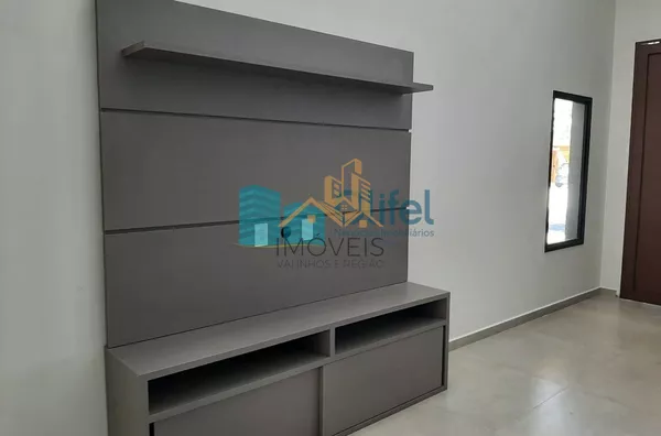 Linda casa térrea, 206m².O imóvel conta com 03 suítes com armários, sendo a suíte master com closet, escritório, lavabo, sala 2 ambientes, cozinha com armários e espaço gourmet com churrasqueira e armários, fogão cooktop  ja instalado. Piscina Aquecida. T - Foto 16