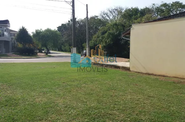 Terreno dentro de condomínio fechado, próximo ao centro da cidade, com topografia privilegiada, projeto  aprovado junto ao condomínio e prefeitura para constução de casa com 206 m² de área útil. Condomínio com Piscina, Churrasqueiras, Quadras de Tênis, Qu - Foto 6