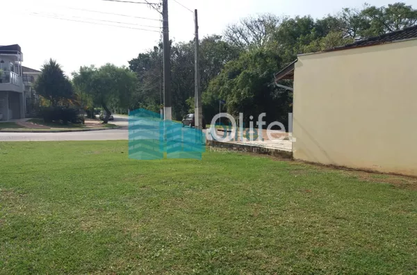 Terreno dentro de condomínio fechado, próximo ao centro da cidade, com topografia privilegiada, projeto  aprovado junto ao condomínio e prefeitura para constução de casa com 206 m² de área útil. Condomínio com Piscina, Churrasqueiras, Quadras de Tênis, Qu - Foto 6