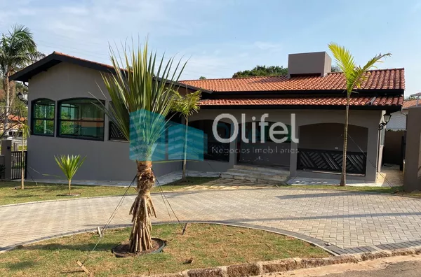 Excelente casa à venda no Condomínio São Joaquim,. Próxima ao lago, iluminação natural e muito arejada. No piso inferior a casa possui um espaço para home office, salão de jogos ou festas, 2 dormitórios e 1 suíte. No piso superior são 3 suítes sendo 1 mas - Foto 33